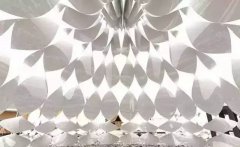 藤森泰司也一改一曲以来将家具视为取房间隔离